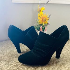 Nine West heel booties